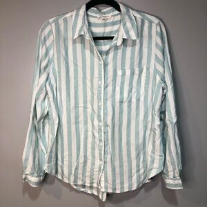 Beachlunchlounge Arielle in Waikiki Green Long Sleeve Button Blouse